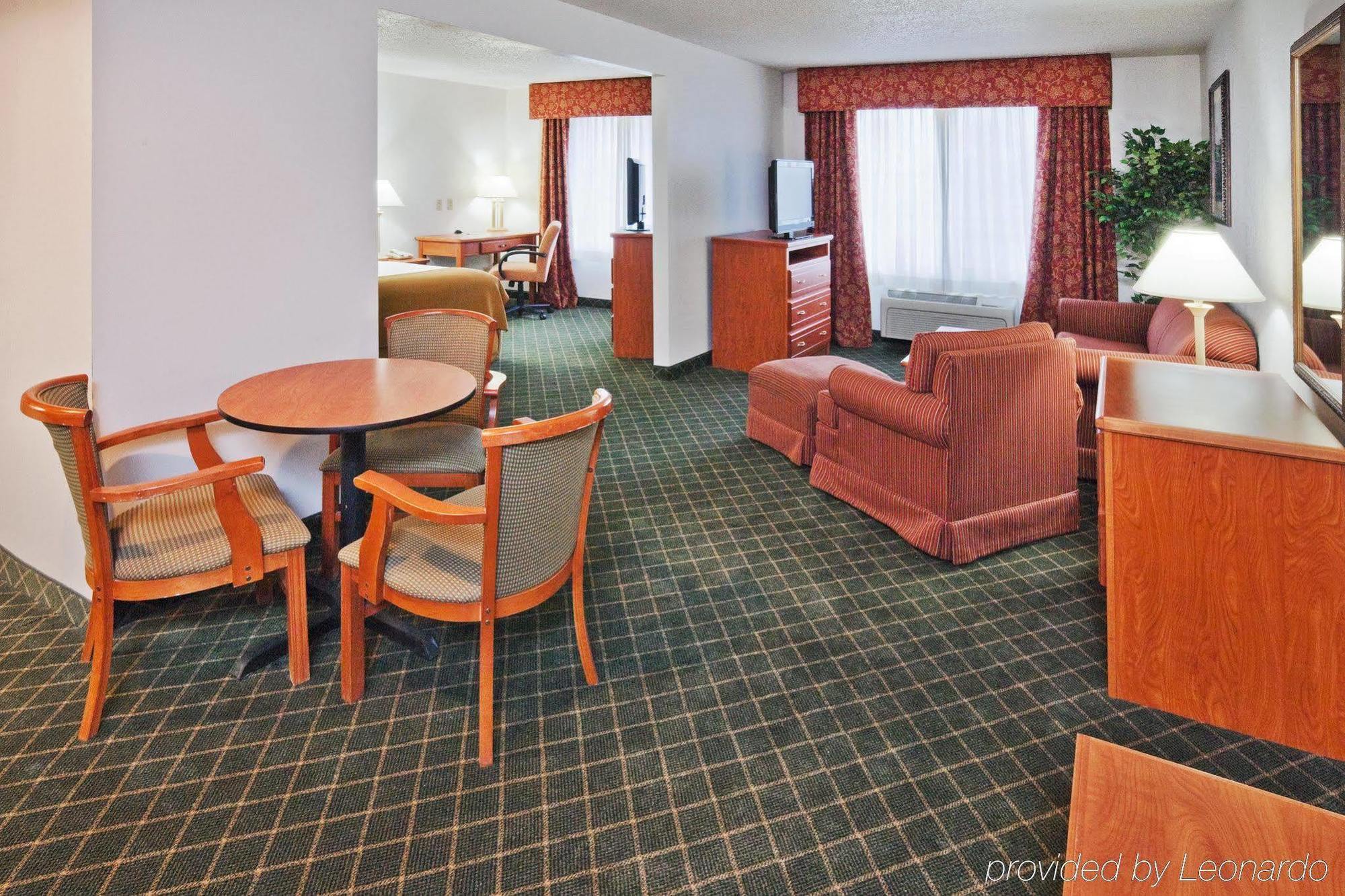 Holiday Inn Express Hotel & Suites Chickasha By Ihg Oda fotoğraf